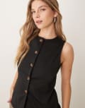 [New Look] New Look crew neck waistcoat in black 12 01 - black