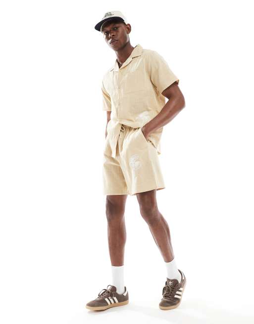 New Look crinkle embroidered shorts in stone (part of a set), 2 of 5