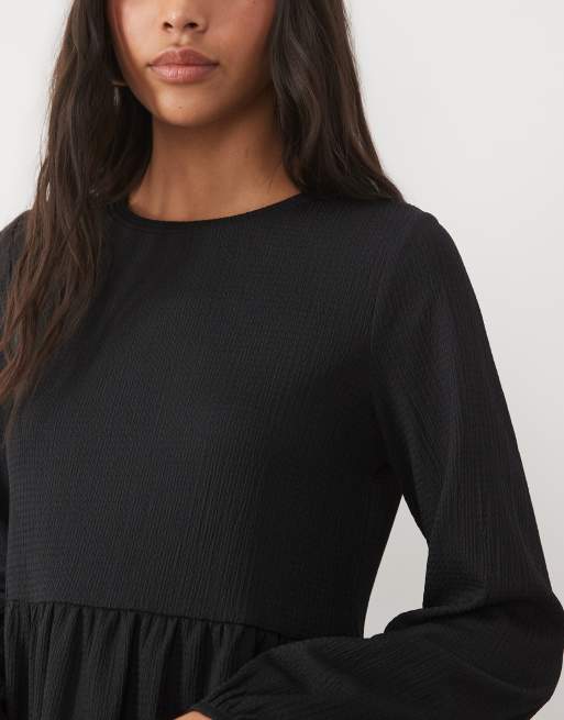 New Look crinkle long sleeve mini dress in black, 3 of 4