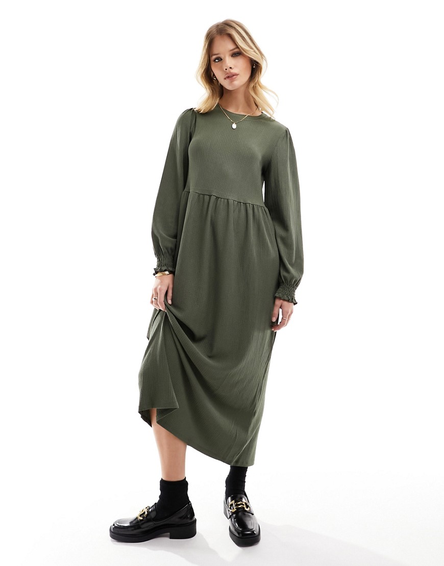 New Look crinkle smock midi dress in khaki-Green