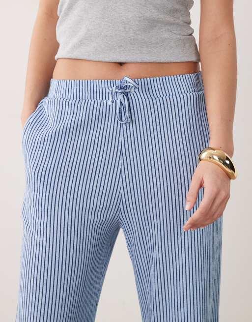 New Look crinkle stripe wide leg pants in blue, 3 of 5