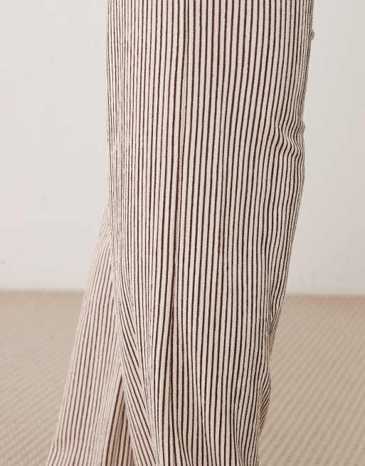 New Look crinkle stripe wide leg pants in brown, 4 of 5