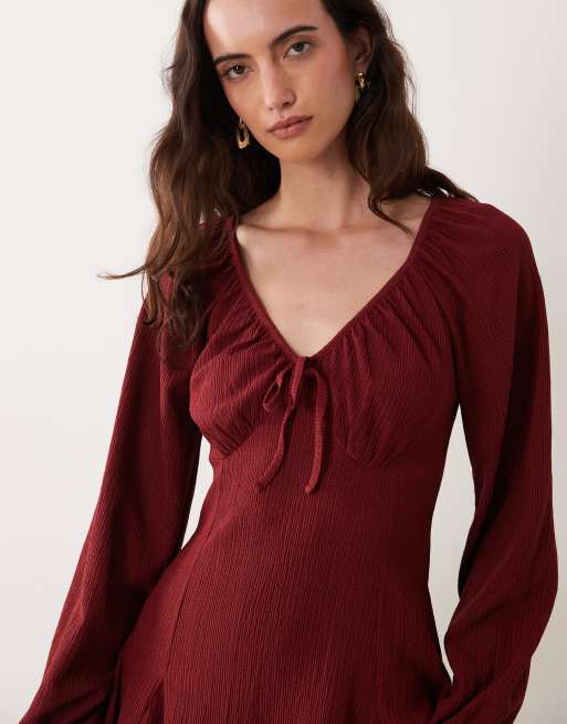 New Look crinkle tie-front mini dress in burgundy, 2 of 4