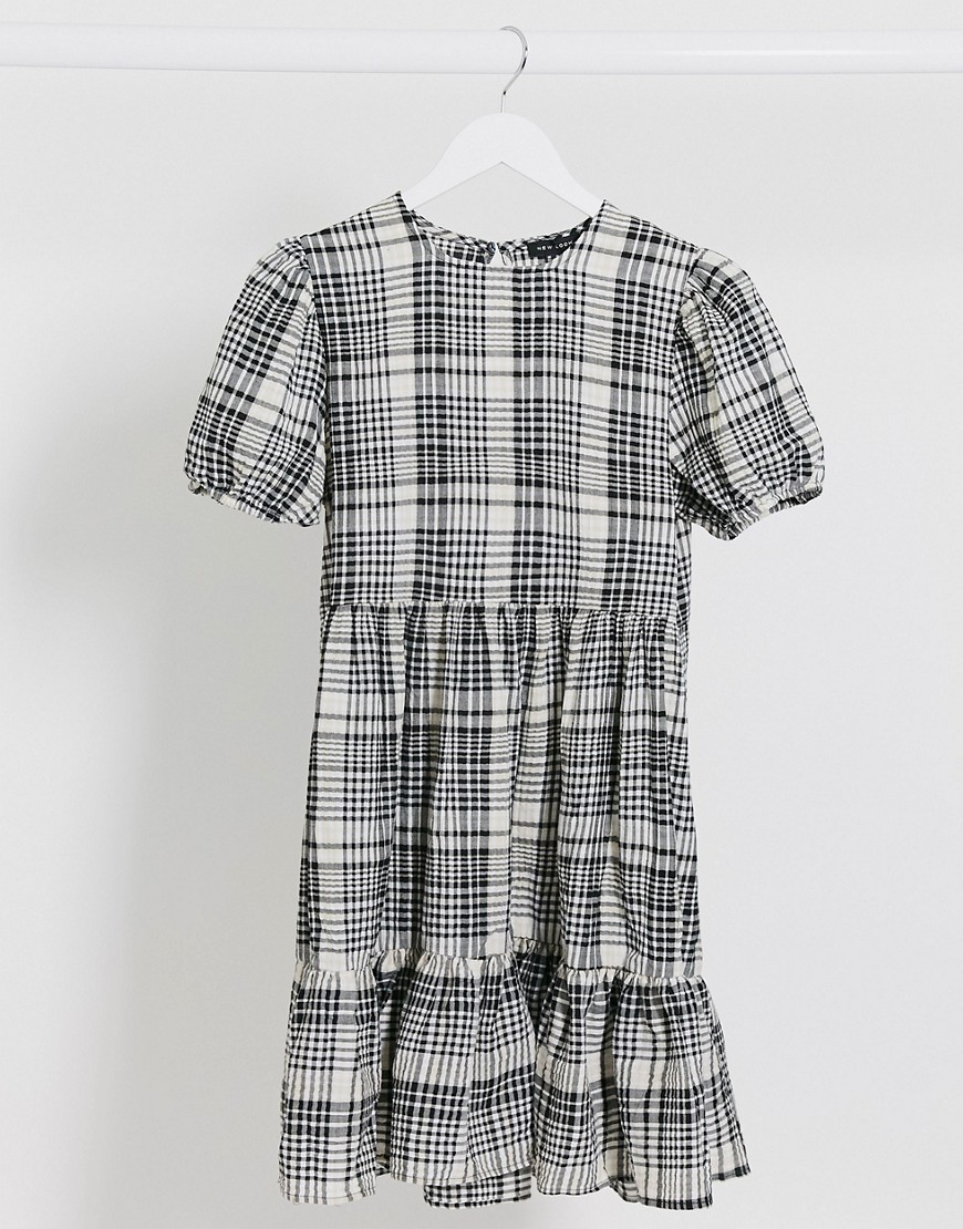 New Look crinkle tiered smock midi dress in check-White