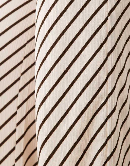 New Look crinkle wide leg pants in cream and brown stripe, 4 of 5