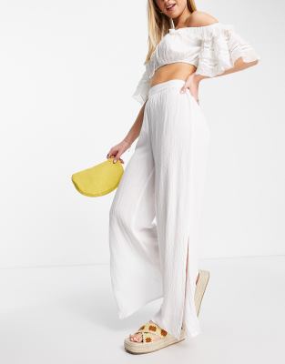 white crinkle trousers