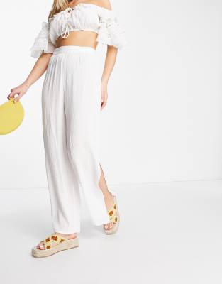 white crinkle trousers