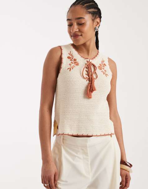 New Look crochet embroidered knitted vest in cream
