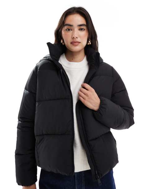 New Look - Cropped dynejakke i sort - view 1