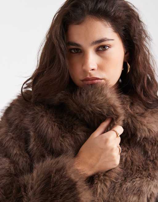 New Look cropped faux fur jacket in mid brown