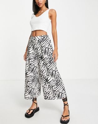 New Look cropped wide leg trouser in zebra print