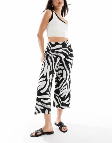 New Look cropped wide leg trousers in black pattern - view 1