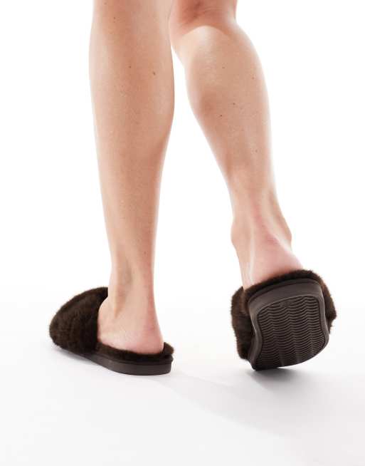New Look crossover faux fur slippers in brown, 3 of 4