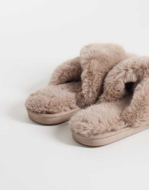 New Look crossover faux fur slippers in mink brown, 3 of 5