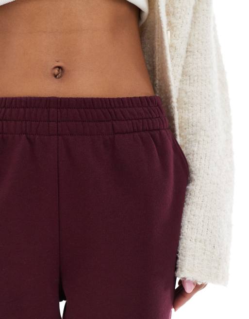 New Look cuffed slim leg trackies in burgundy, 4 of 5