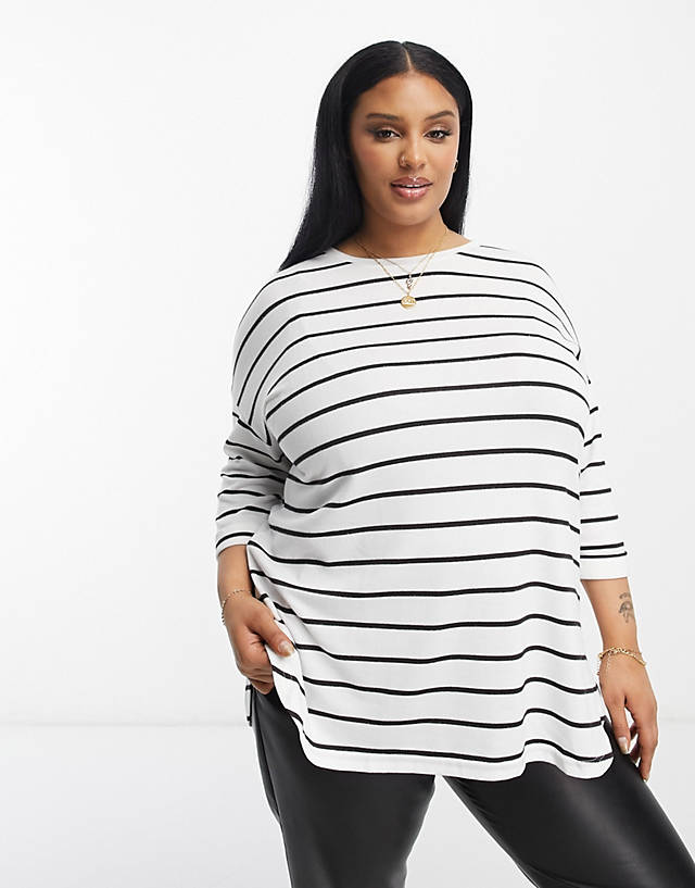 New Look Plus - New Look Curve 3/4 sleeve t-shirt in black and white stripe