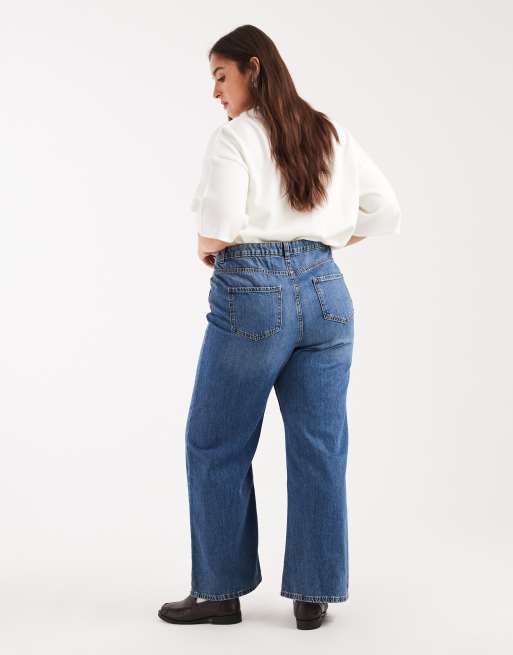 New Look Curve Adalae wide leg jeans in mid blue, 2 of 5
