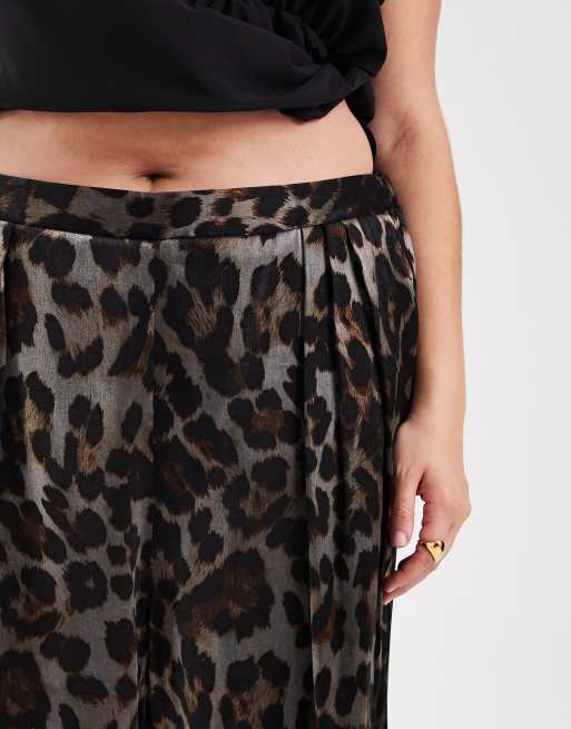 New Look Curve animal print wide leg pants in black, 4 of 5