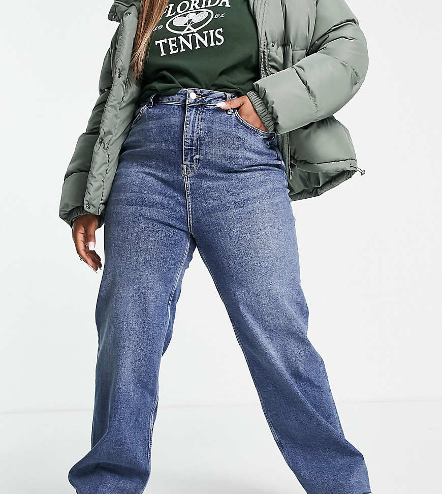 Plus-size jeans by New Look It%27s all in the jeans High rise Belt loops Side and back pockets Relaxed fit