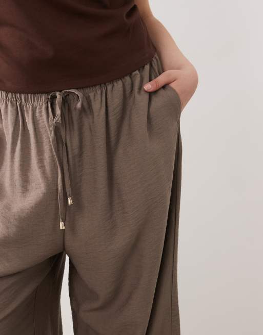 New Look Curve – Beżowe spodnie z szerokimi nogawkami z tkaniny, 3 z 5