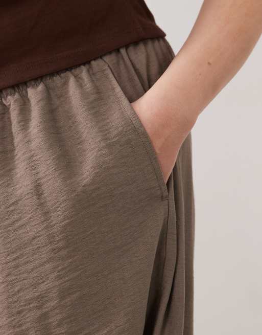 New Look Curve – Beżowe spodnie z szerokimi nogawkami z tkaniny, 4 z 5