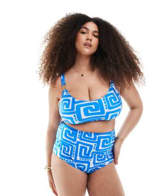 New Look Curve – Bikinioberteil in Blau mit Wirbelmuster und tiefem Ausschnitt - view 1