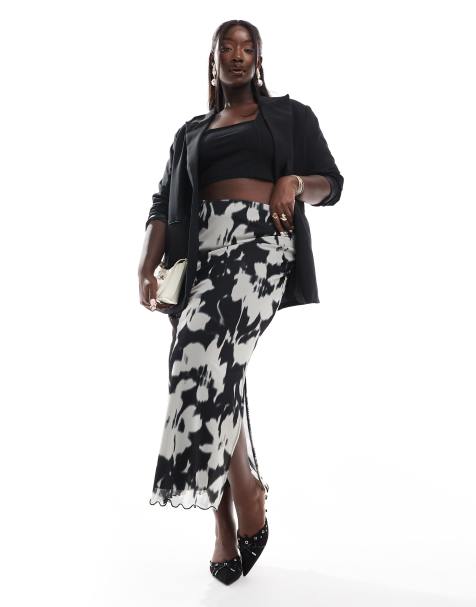 New Look Curve blurred floral mesh midi skirt in black - view 1