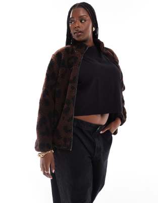 New Look Curve borg jacker in leopard print-Brown