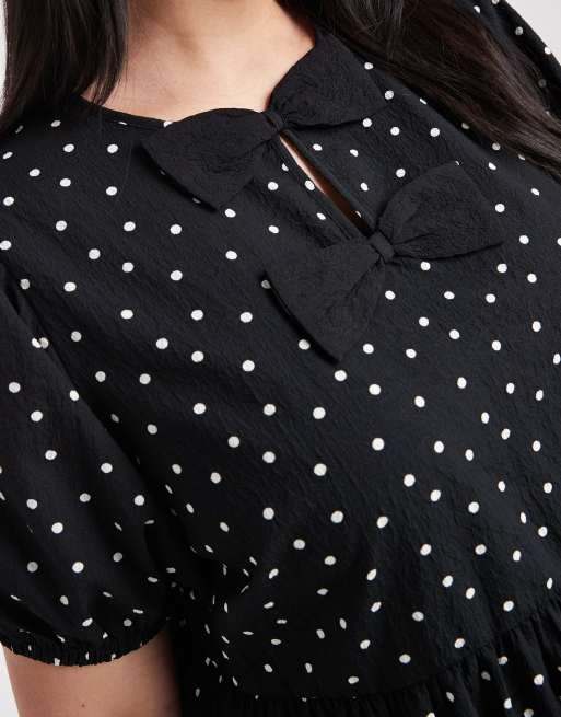 New Look Curve bow front mini dress in black polka dot, 4 of 4