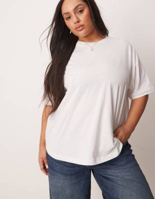 New Look Plus New Look Curve boxy tee in white