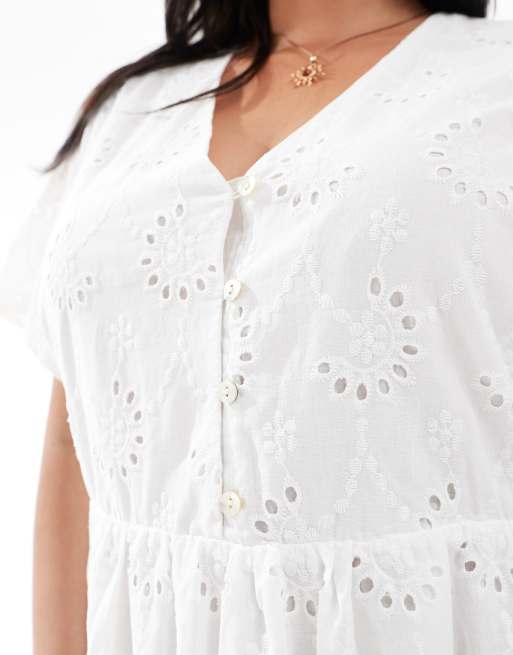 New Look Curve broderie smock mini dress in white, 3 of 4