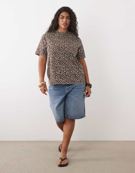 New Look Curve – Brun t-shirt med boxig passform och rådjursmönster, 2 av 4