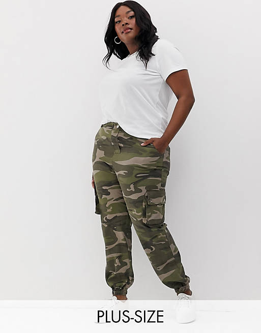 New Look Curve camo utility pants in green pattern
