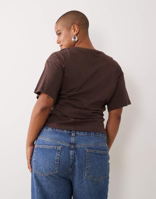 New Look Curve corset ruched detail t-shirt in dark brown, 4 of 4