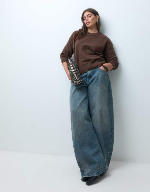 New Look Curve crew neck jumper in mid brown, 2 of 5
