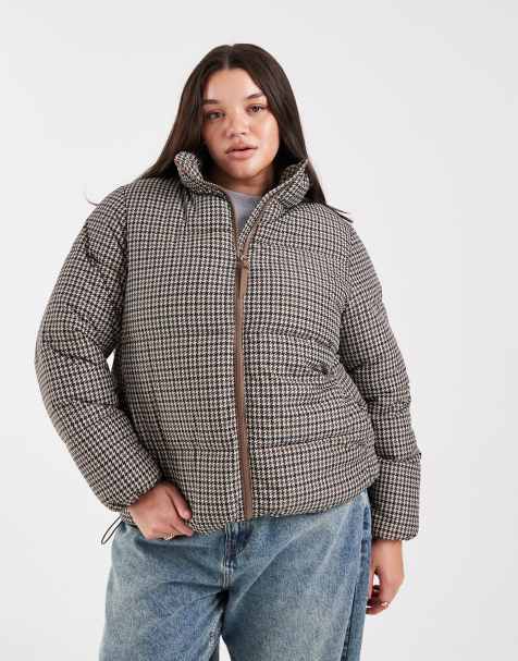 New Look Curve - Cropped gewatteerde geruite jas in bruin - view 1