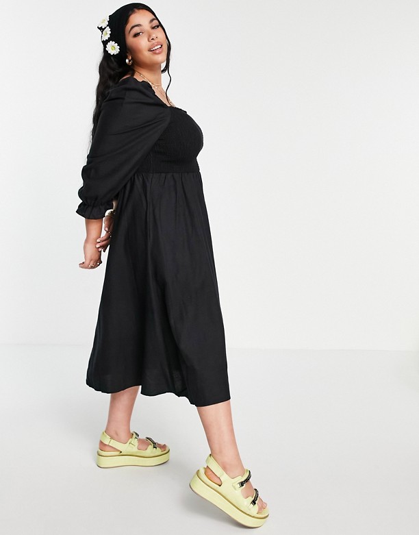 New Look Curve – Czarna marszczona sukienka midi z teksturowanego materiału z długim rękawem Black Ogromna Niespodzianka 