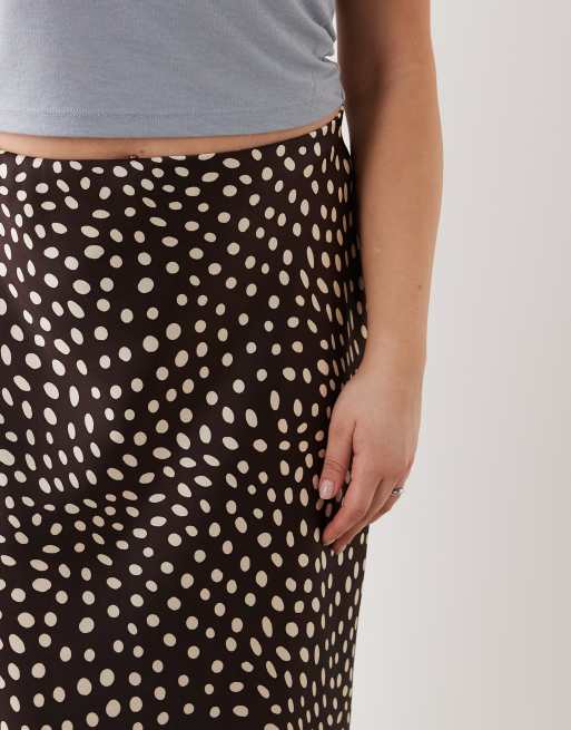 New Look Curve deer print lace trim midi skirt in brown, 3 of 5