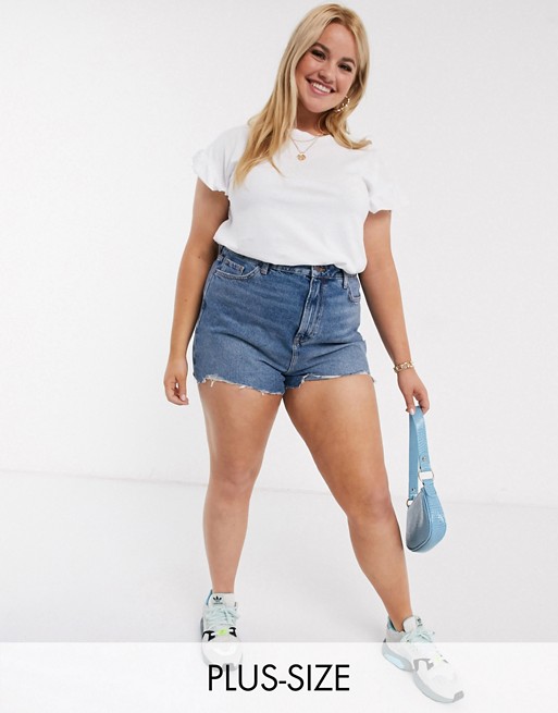 New Look Curve denim mom short in mid blue
