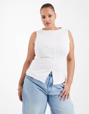 New Look Curve - Durchgeknöpftes Tanktop in Weiß mit U-Boot-Ausschnitt