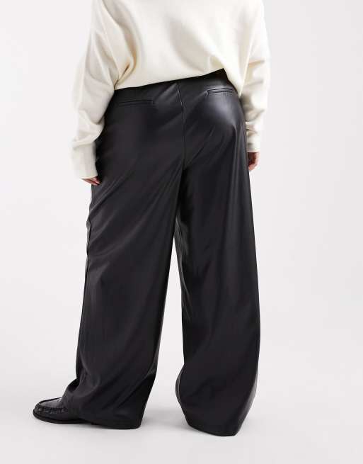 New Look Curve faux-leather wide leg pants in black, 4 of 5