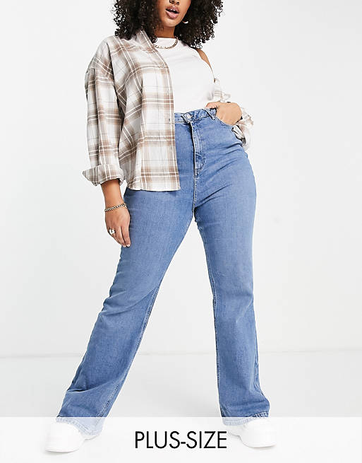  New Look Curve flared jean in mid blue 