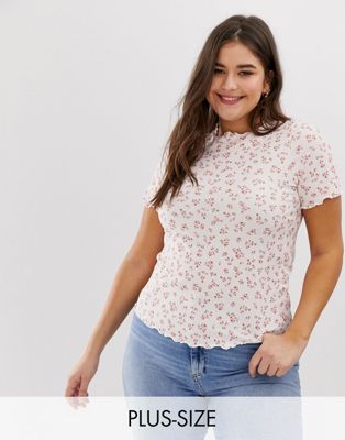 New Look Curve - Geribbeld T-shirt met golvende randen en witte bloemenprint