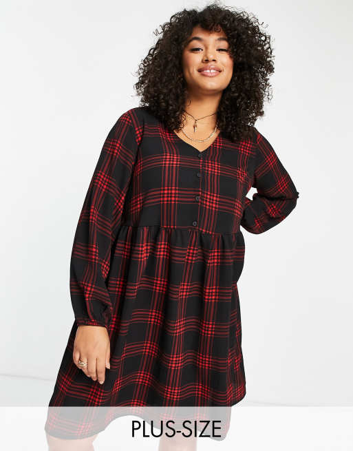 New Look Curve - Geruite mini smockjurk met knoopsluiting in zwart en rood