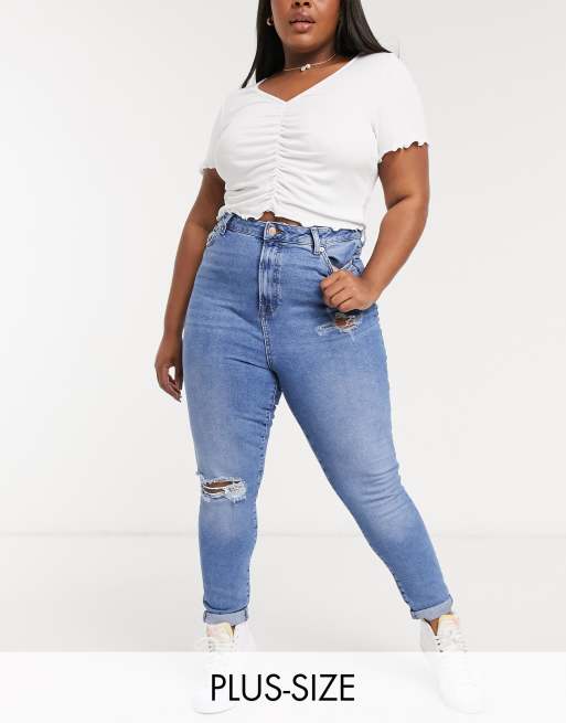 New Look Curve - Gescheurde mom jeans in middenblauw