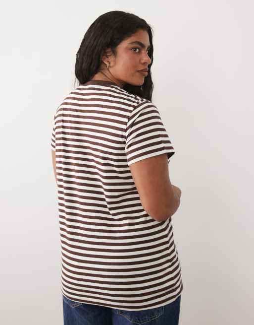 New Look Curve - Gestreept T-shirt met GF-slogan in bruin, 4 van 4