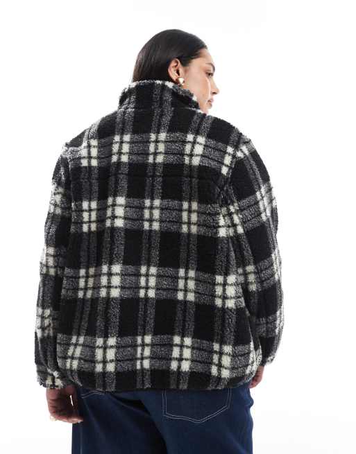 New Look Curve Giacca nera in pile borg a quadri ASOS