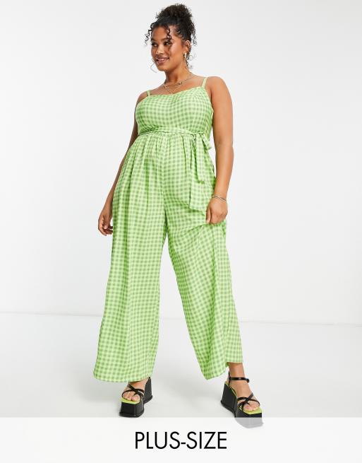 New Look Curve – Grön ginghamrutig jumpsuit med knytning i midjan