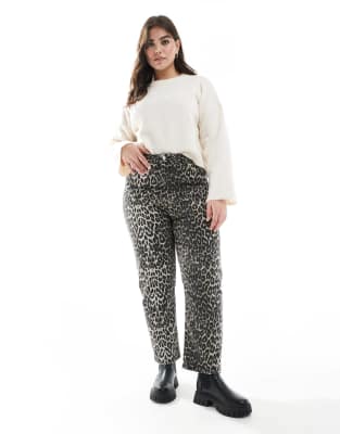New Look Plus New Look Curve Hannah straight leg jean in leopard print-Brown