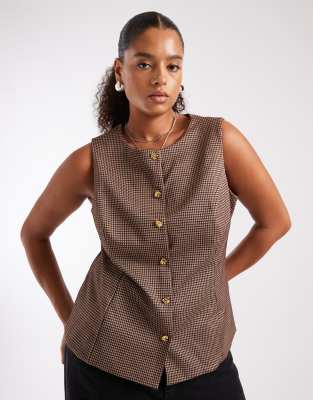 New Look Plus New Look Curve houndstooth waistcoat in brown